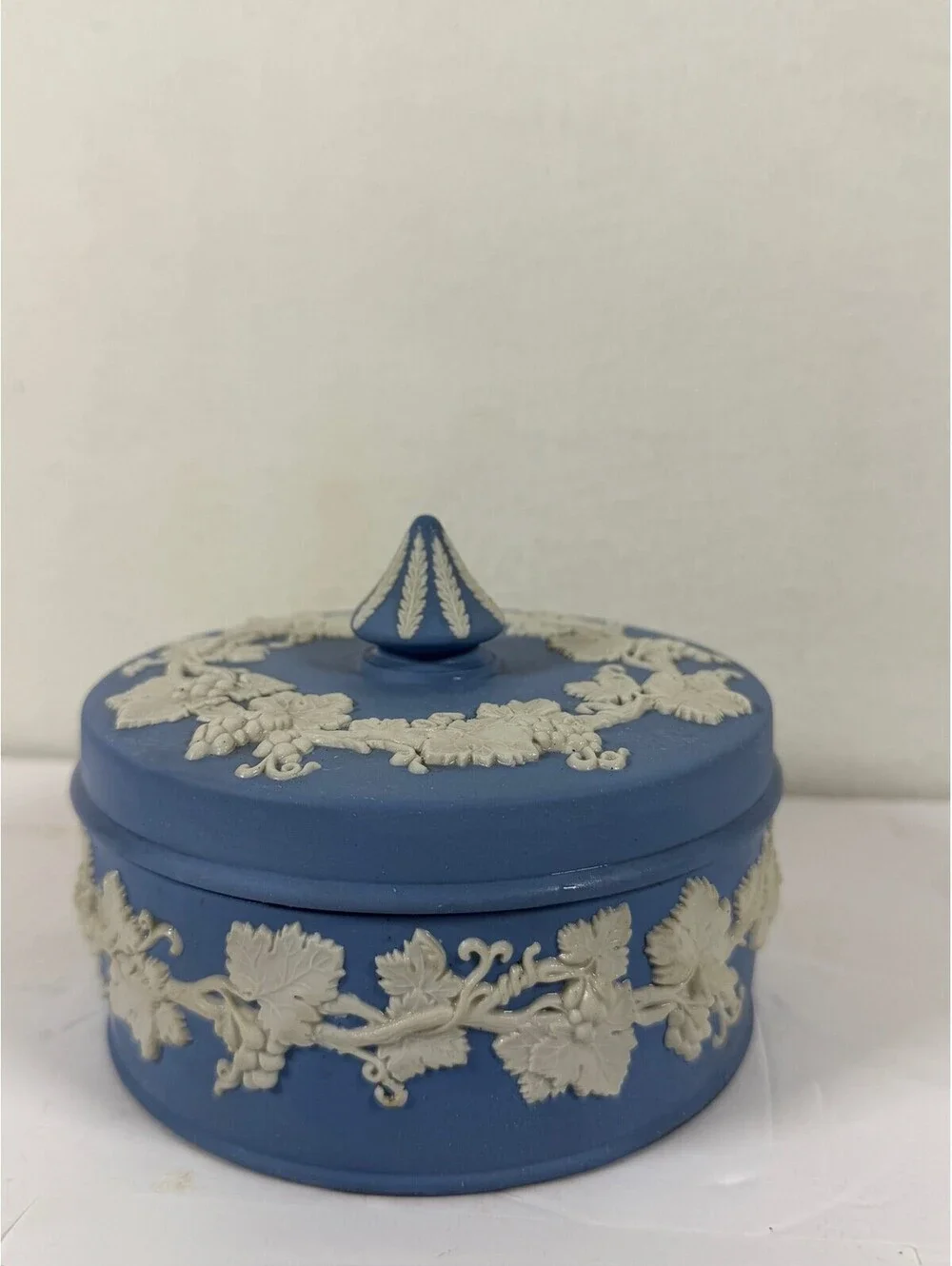 Vintage Wedgwood Blue Jasperware Lidded Trinket Box Grape Vine Pattern F4